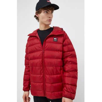 Tommy Jeans geaca de puf barbati, culoarea bordo, de iarna