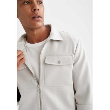Jacheta slim fit cu buzunare pe piept