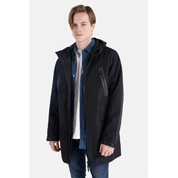 Geaca cu gluga si buzunare cu fermoar Geaca cu gluga si buzunare cu fermoar