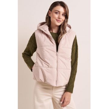 Vesta matlasata cu gluga