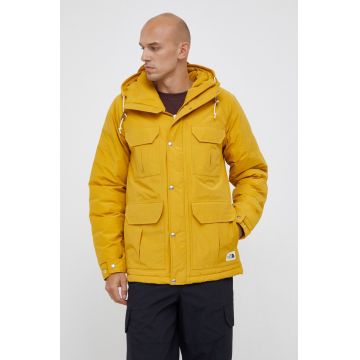 The North Face geaca barbati, culoarea galben, de iarna