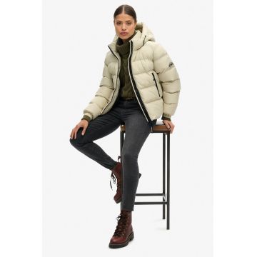 Geaca cu gluga si finisaj rezistent la apa - Bej deschis