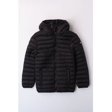 Geaca matlasata cu gluga