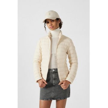 Geaca slim fit cu puf